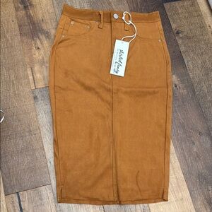 Chic Tan Midi Skirt by
